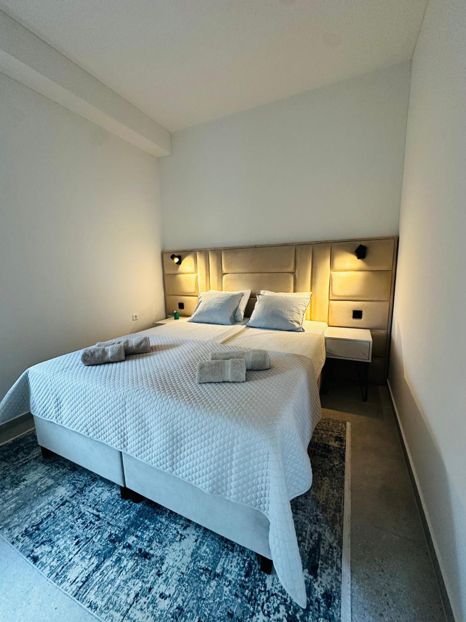 Zora Apartment *