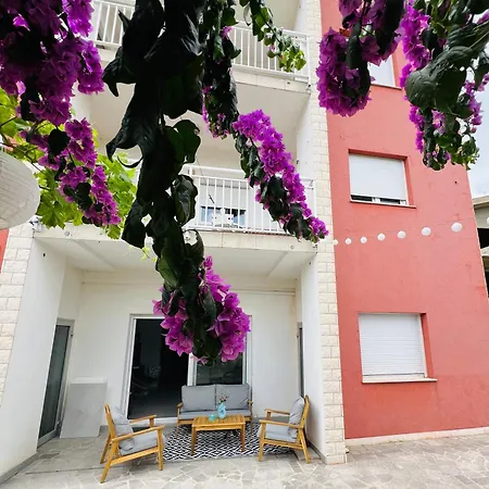 Apartments Zora Trogir Exterior photo